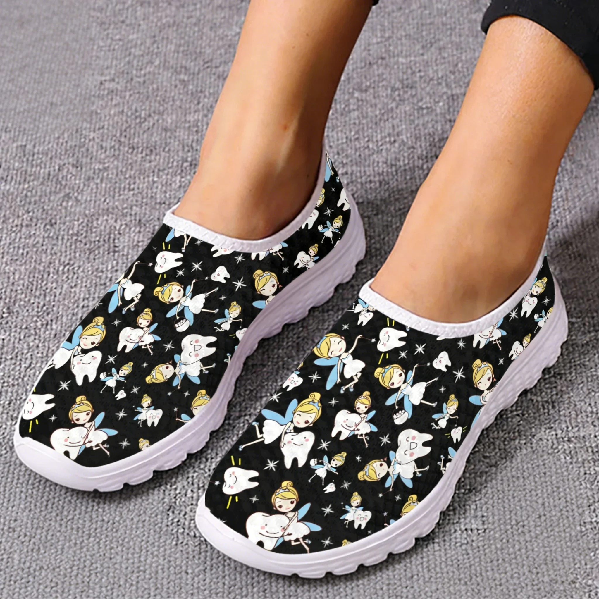 Urocze kreskówkowe sneakersy z – Women Shoes Tennis recenzja i cena