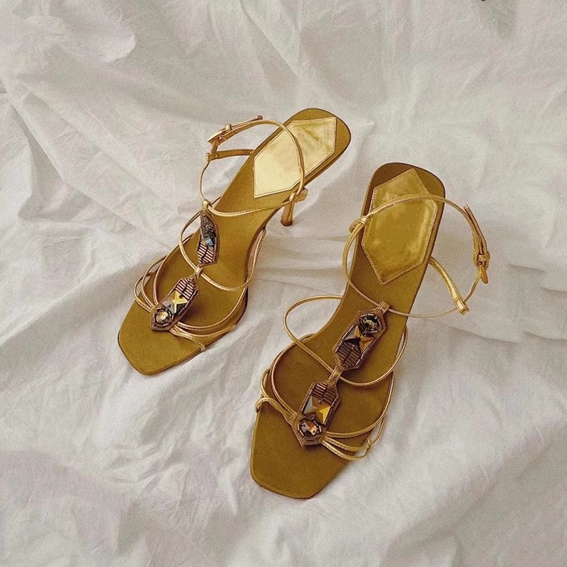 Złote, błyszczące, egipskie sa – Women Shoes Egypt recenzja i cena