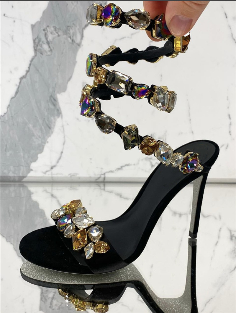 Sandały na szpilce z ozdobami  – Ankle Strap Heels recenzja i cena